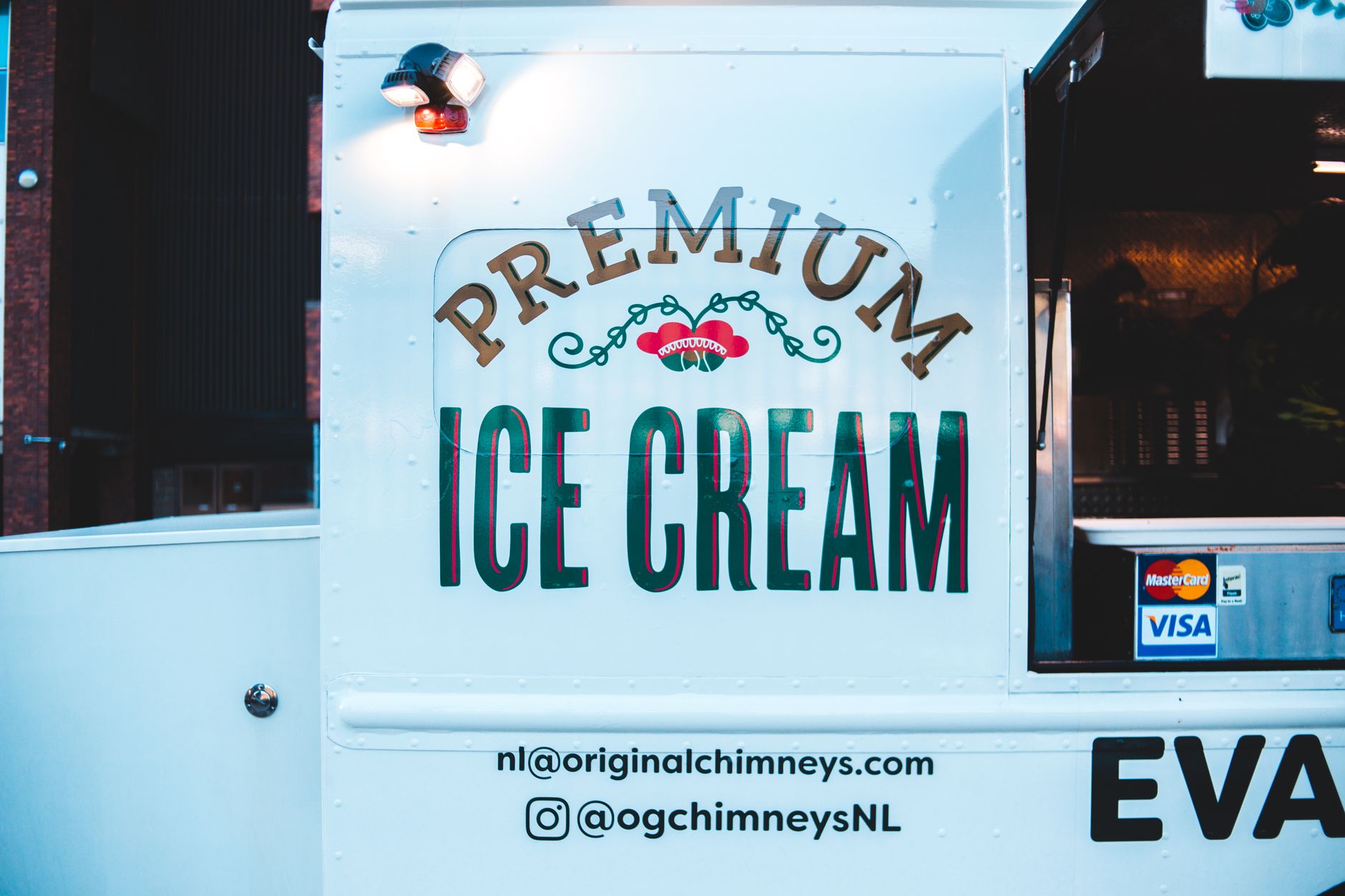 Dessert food truck design reference 2