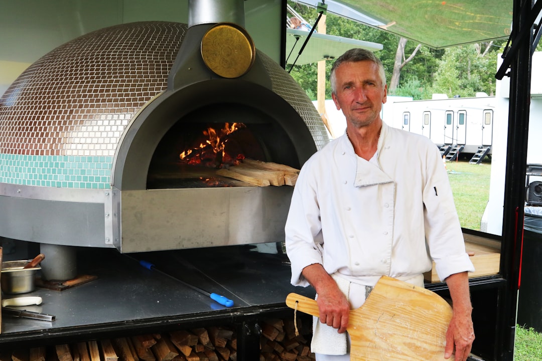 Pizza food truck design reference 3
