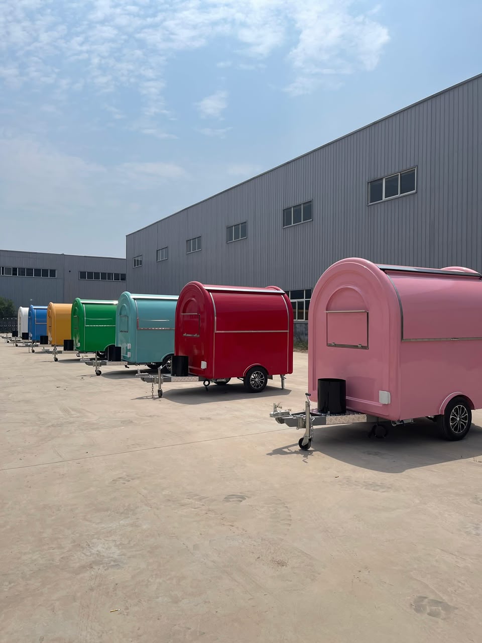 Colour food trailers for pizza and street food businesses